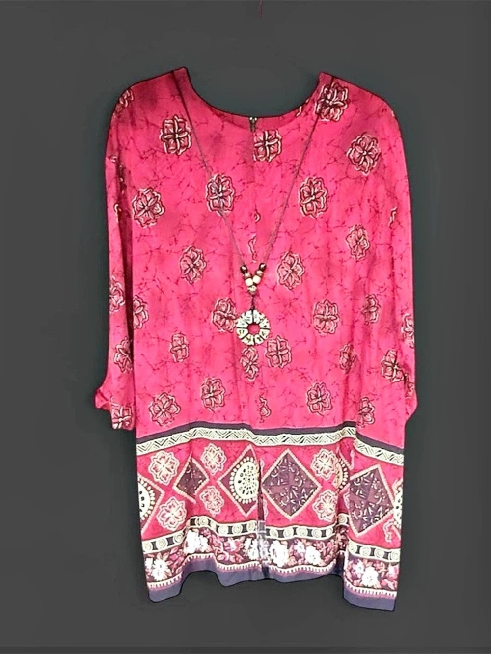 Vintage David Rose Red Floral Rayon Top Size 26W Boho Plus SZ Tunic W/ Medallion